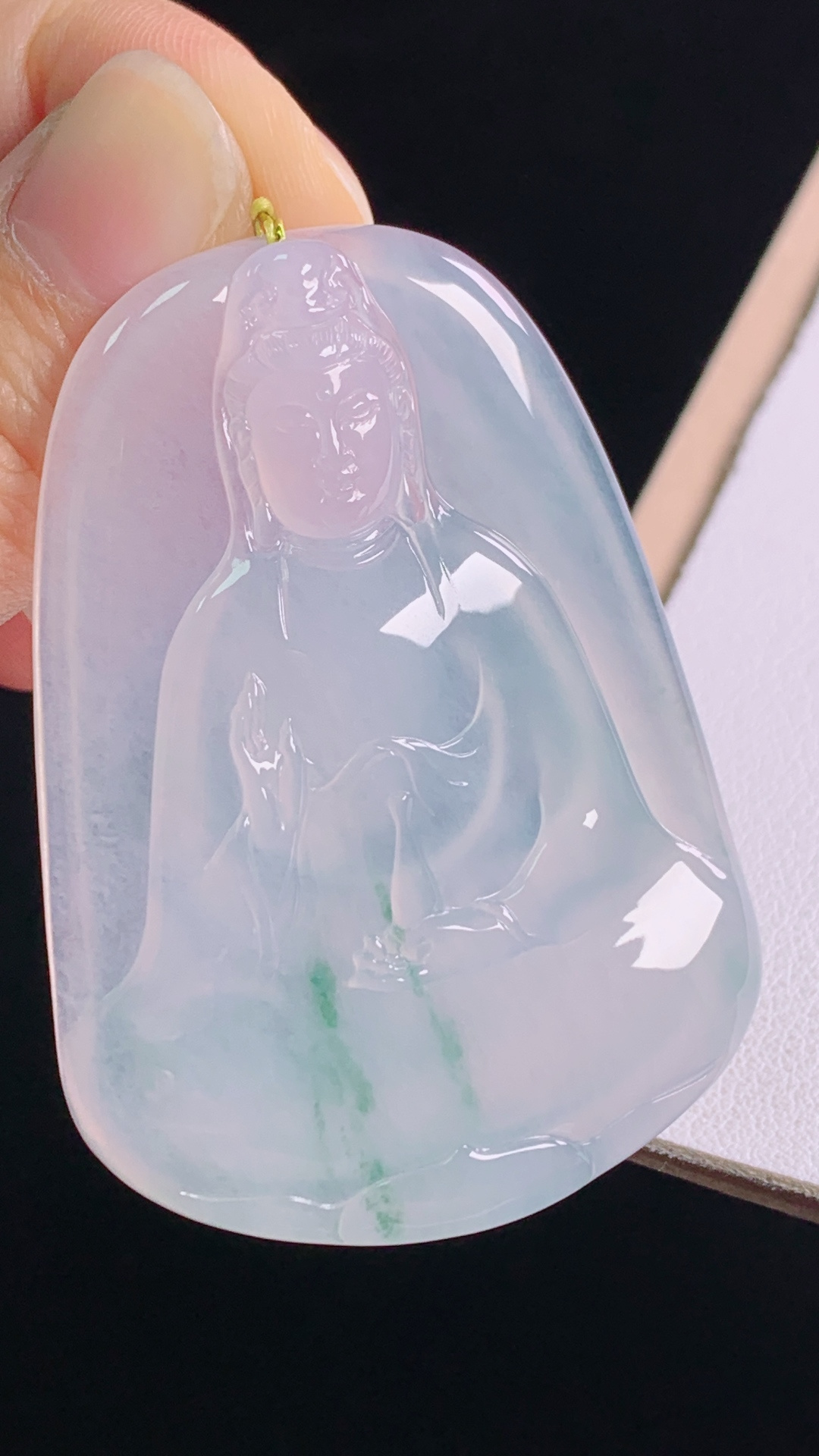 高品质冰飘花观音，花色灵动，冰清玉洁，无裂，尺寸55.4-39.8-6.6mm