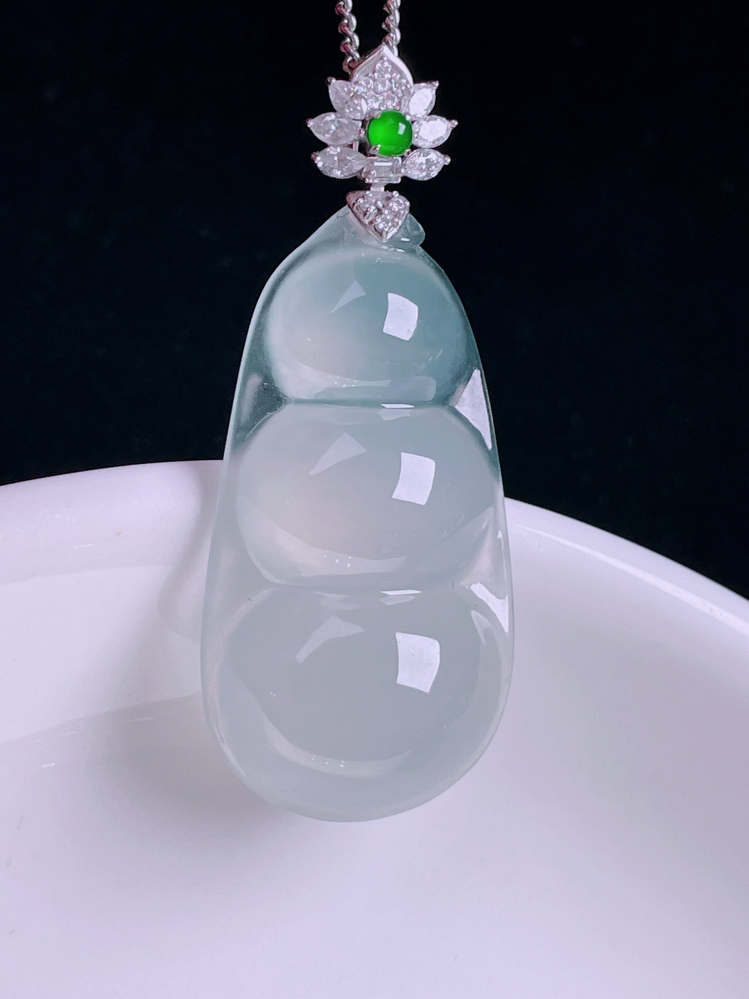 白冰福豆，老种起光，细底通透，尺寸：39裸石31.5/16.8/6.2mm0808