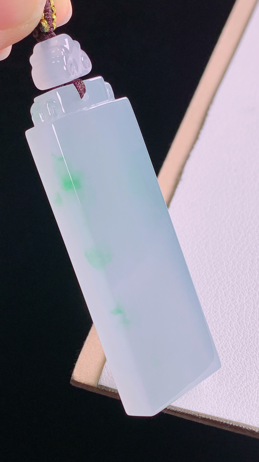 高品质冰飘绿仿古牌，翠色灵动，水润清爽，无裂，尺寸:59.2-20.3-7.6mm