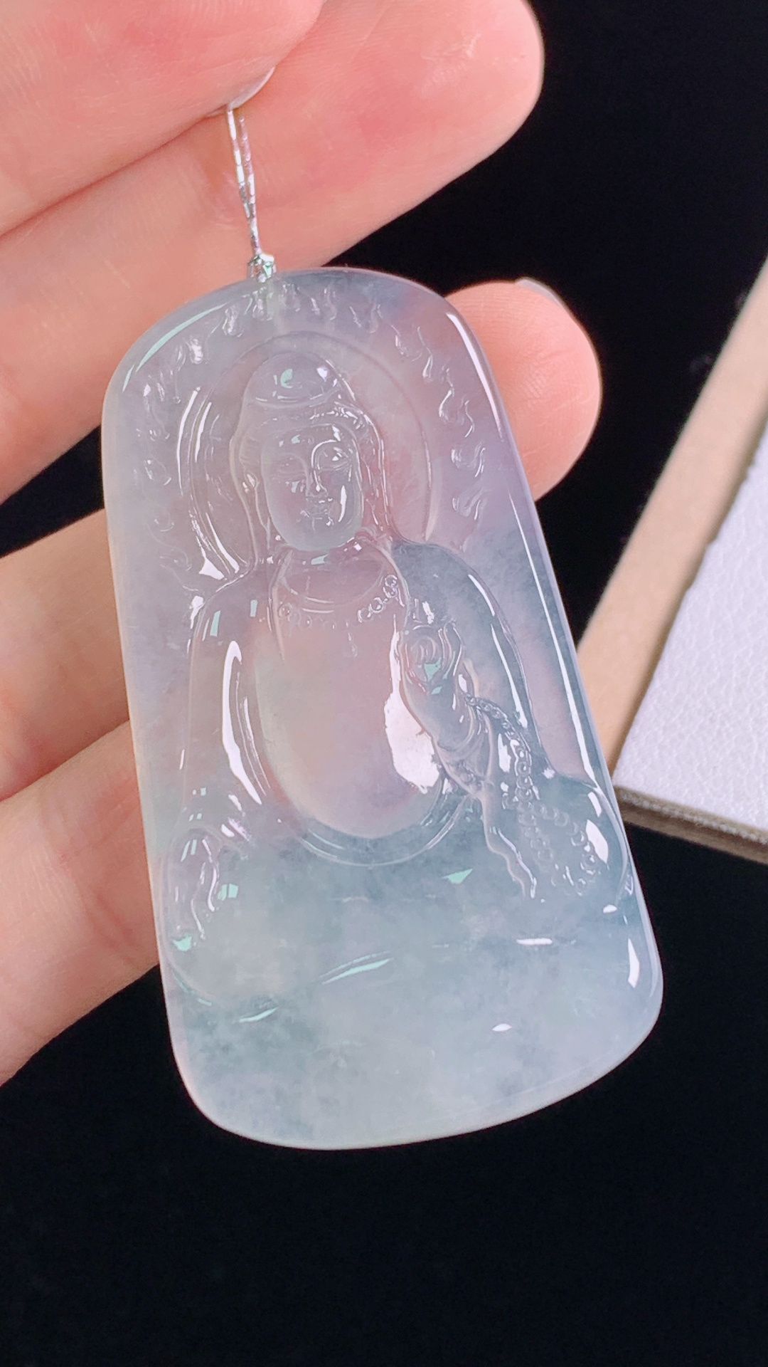 ️高冰观音，种水，清透细腻，无裂，尺寸:49.5-26.4-5.8mm