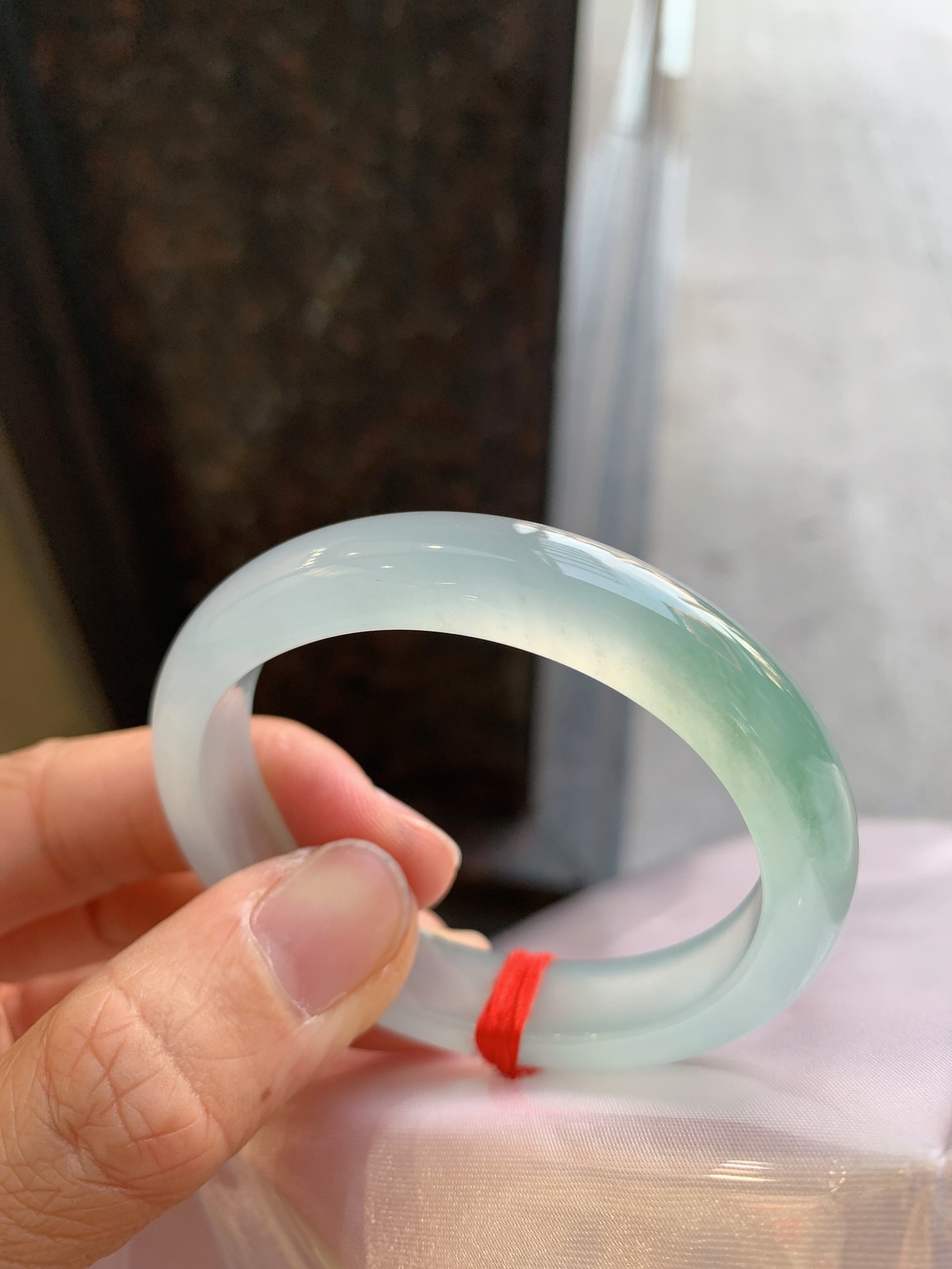 贵妃冰飘绿 无裂，起荧光