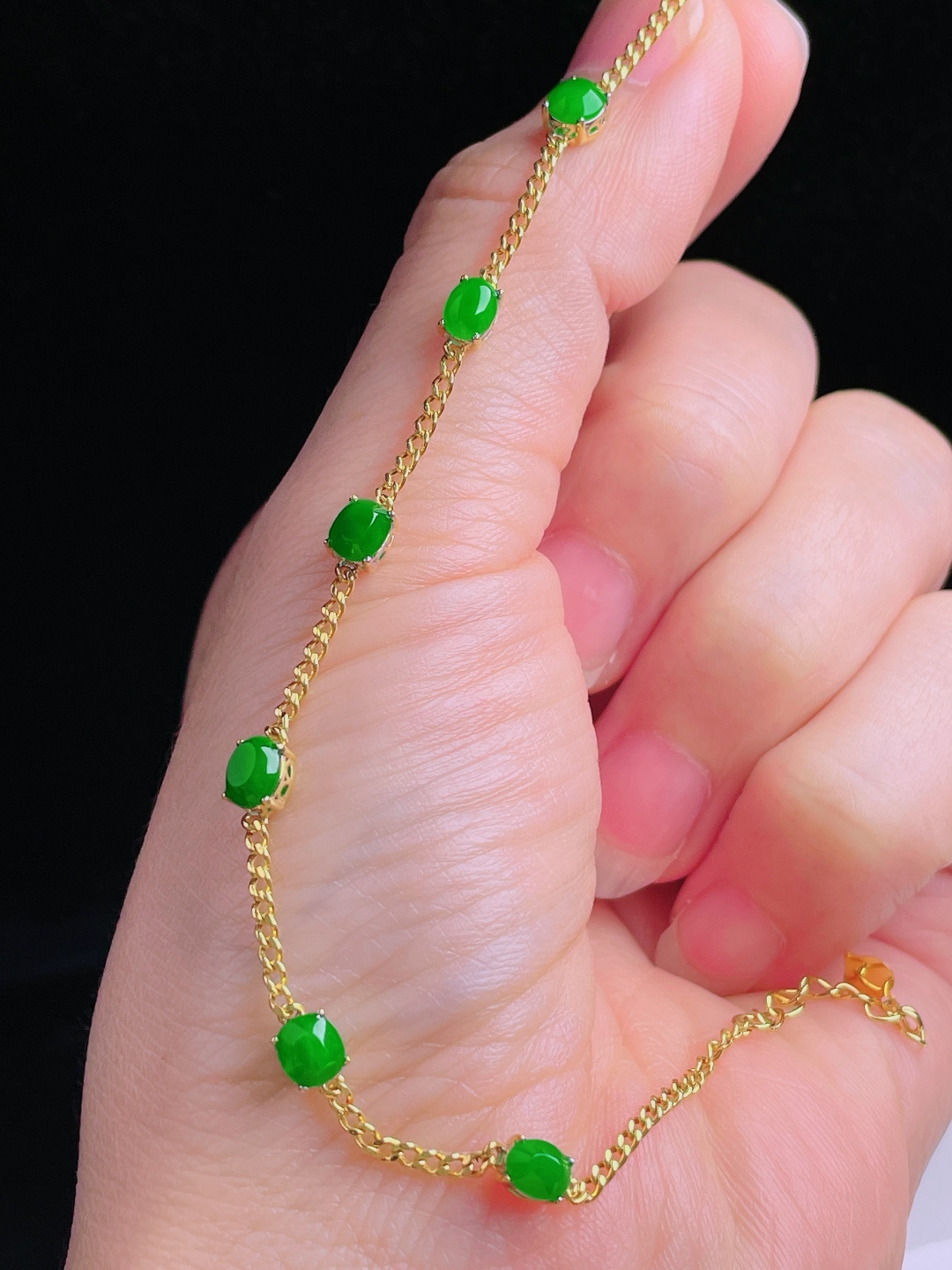 ️辣绿手链，老种起光，细底通透，尺寸：裸石5.4/4.3/3mm0808