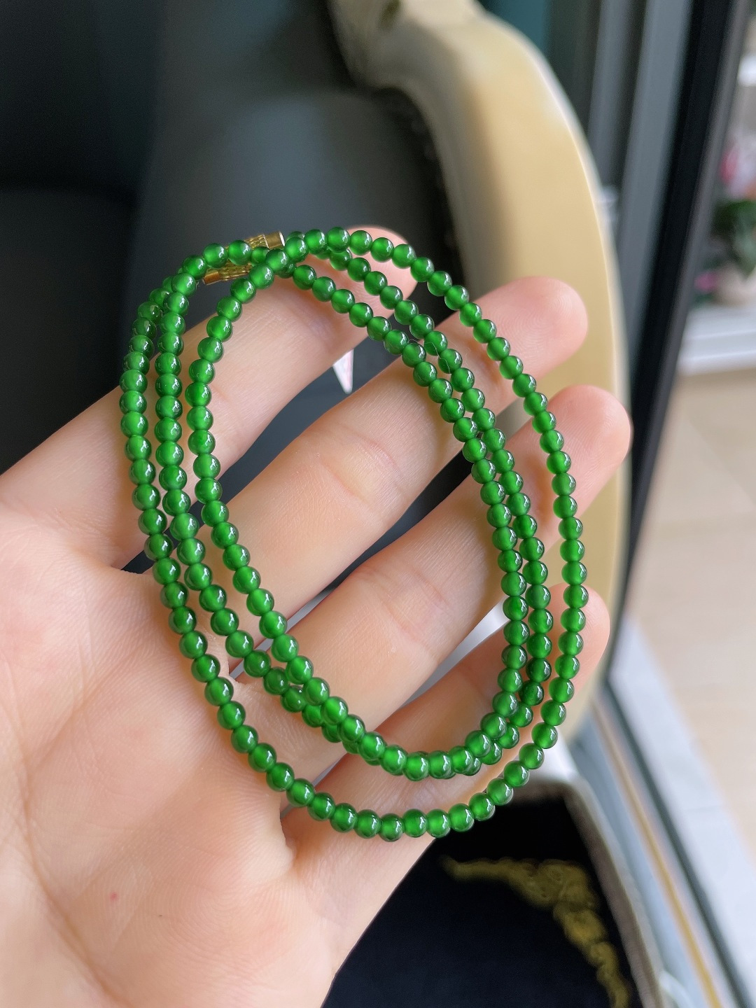 天然翡翠A货，冰满绿小米珠珠链，尺寸：3mm。【编4519，4520，4521】