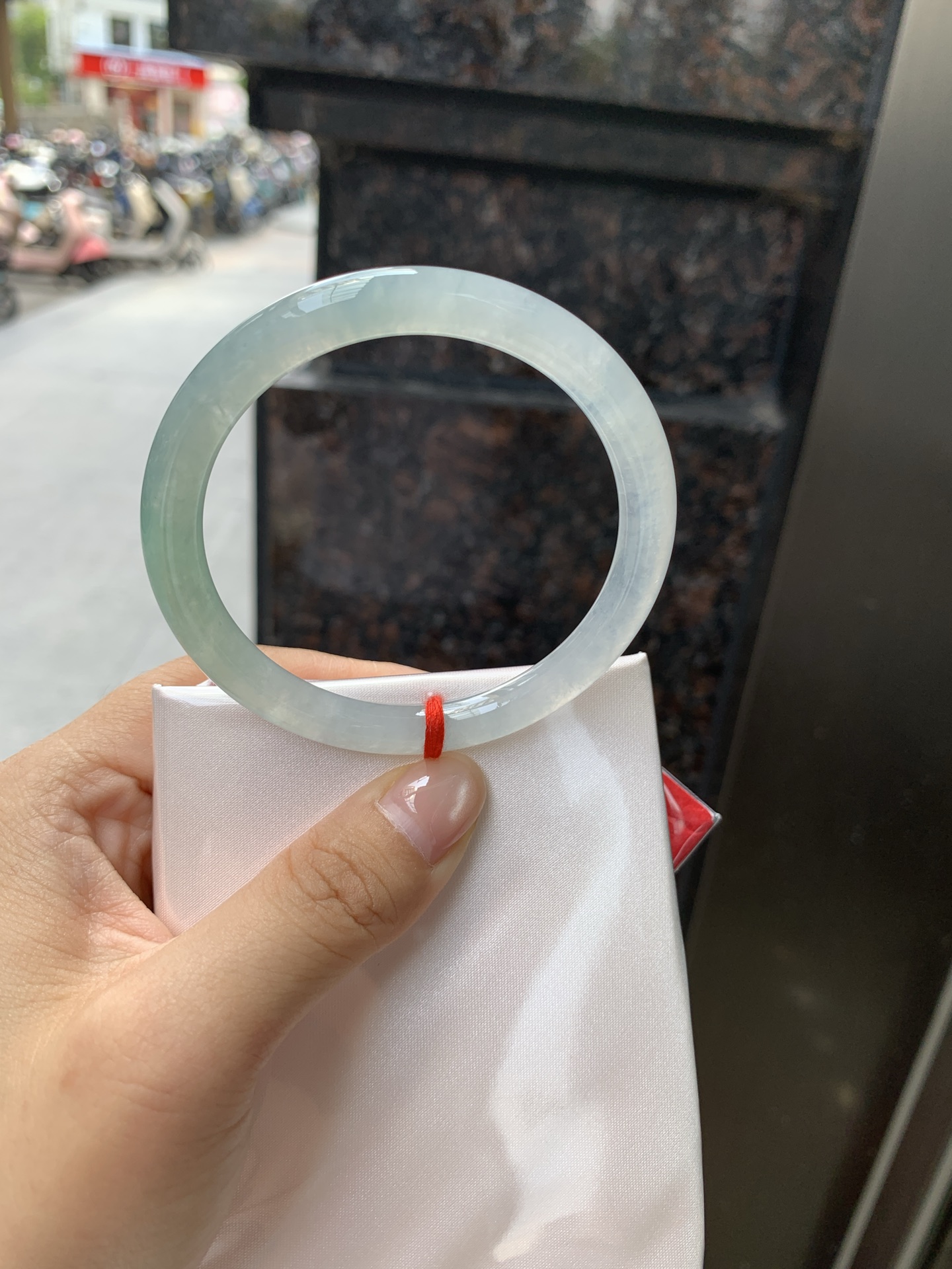 冰飘花圆条，打灯纹裂，底妆冰透胶润，飘花灵动飘逸，古典优雅又秀气