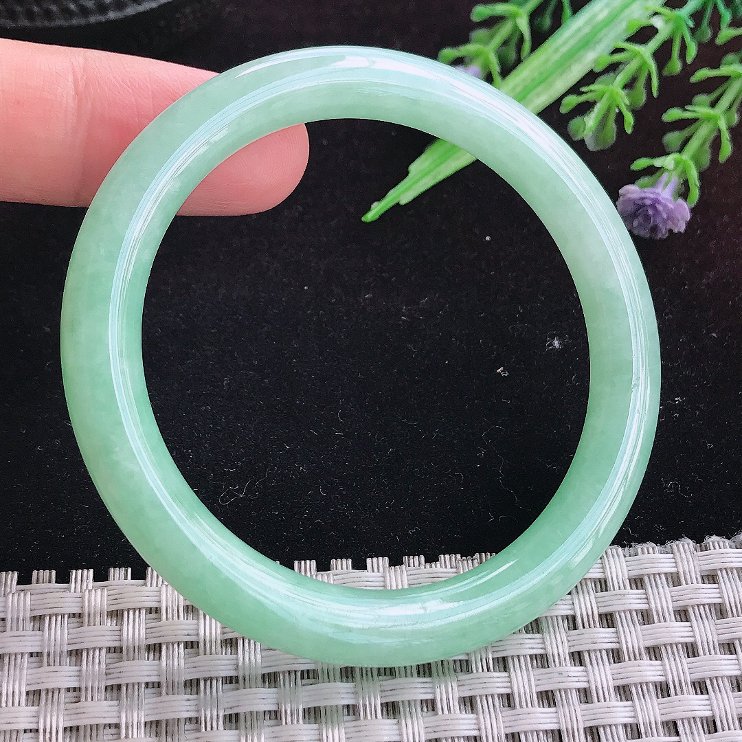 实拍A货翡翠52/7.5/8老坑秀气冰润苹果绿圆条手镯平安镯百搭