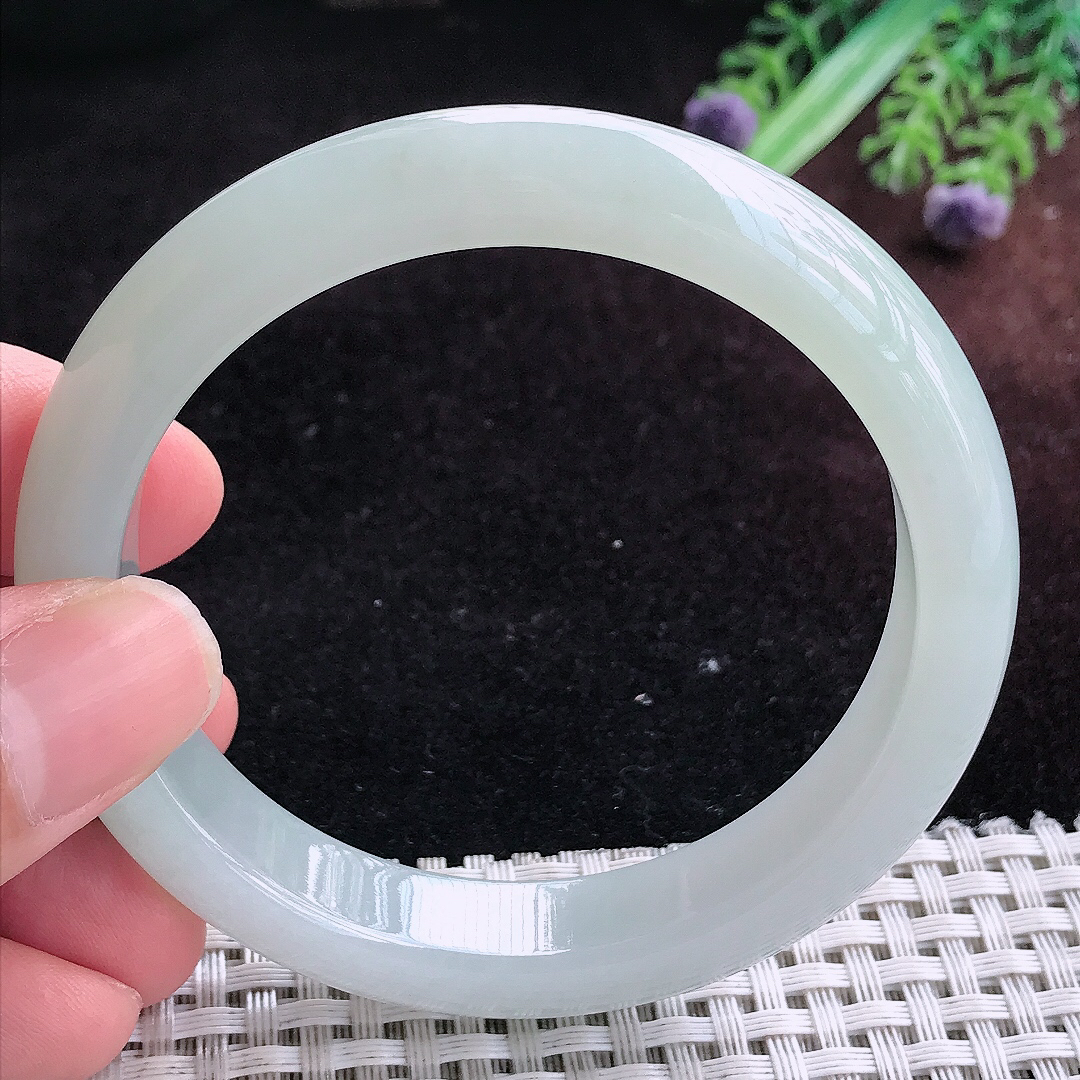 实拍A货翡翠57.8/12.5/8.2老坑冰纯起胶冰晴手镯宽边玉镯平安镯百搭