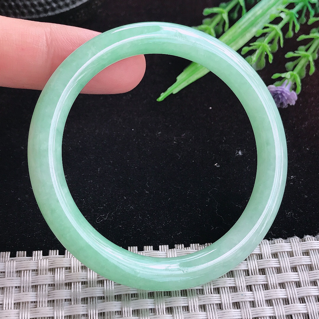 实拍A货翡翠52/7.5/8老坑秀气冰润苹果绿圆条手镯平安镯百搭