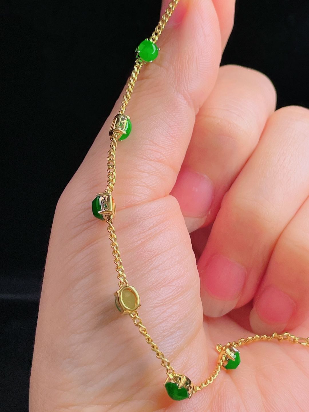 ️辣绿手链，老种起光，细底通透，尺寸：裸石5.4/4.3/3mm0808
