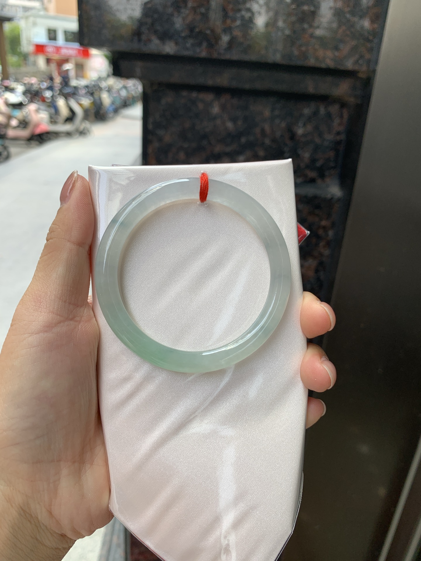 冰飘花圆条，打灯纹裂，底妆冰透胶润，飘花灵动飘逸，古典优雅又秀气