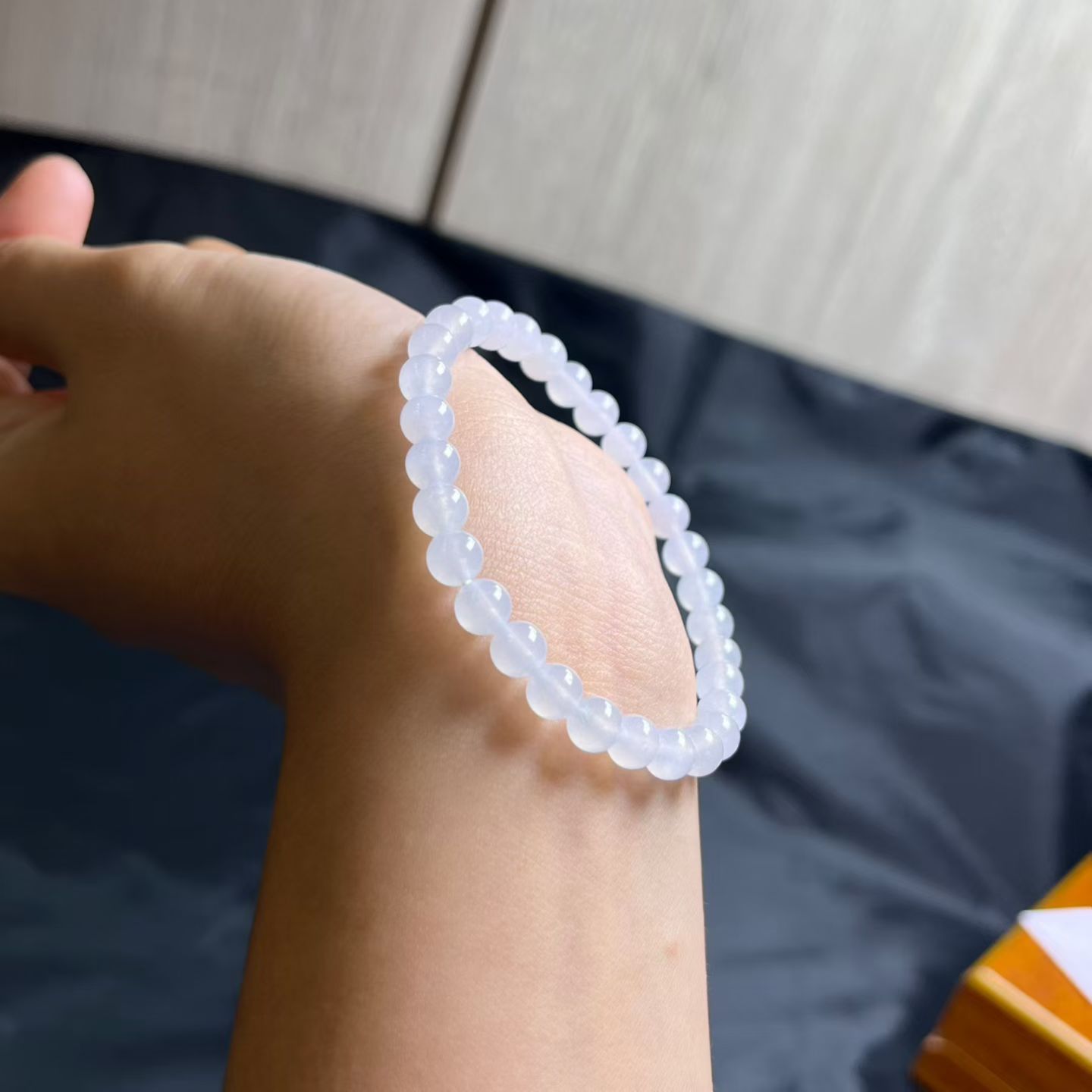 白冰手串，卡5.8mm，有30颗