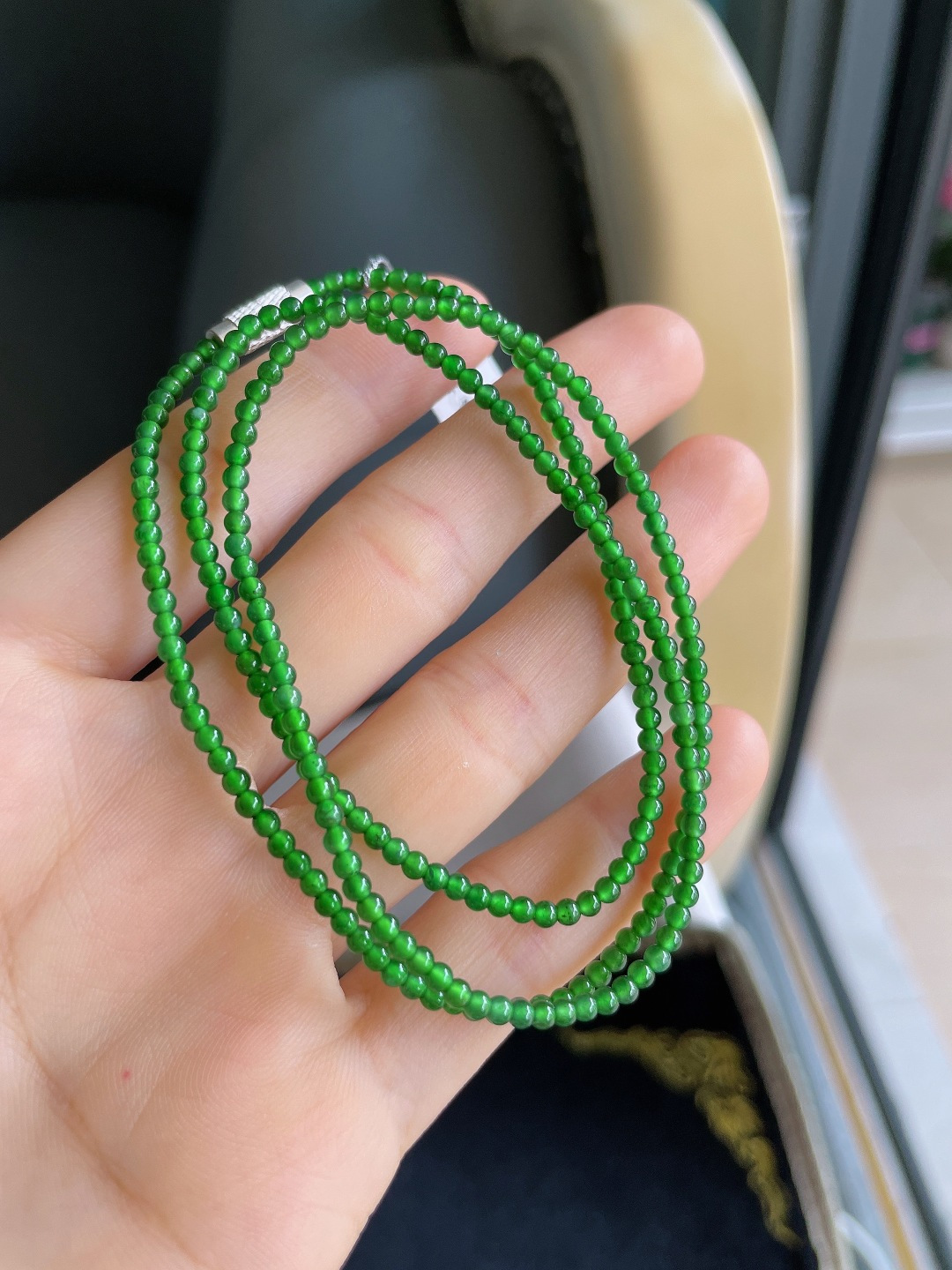 天然翡翠A货，冰满绿小米珠珠链，尺寸：2.3mm。【编4515，4516】