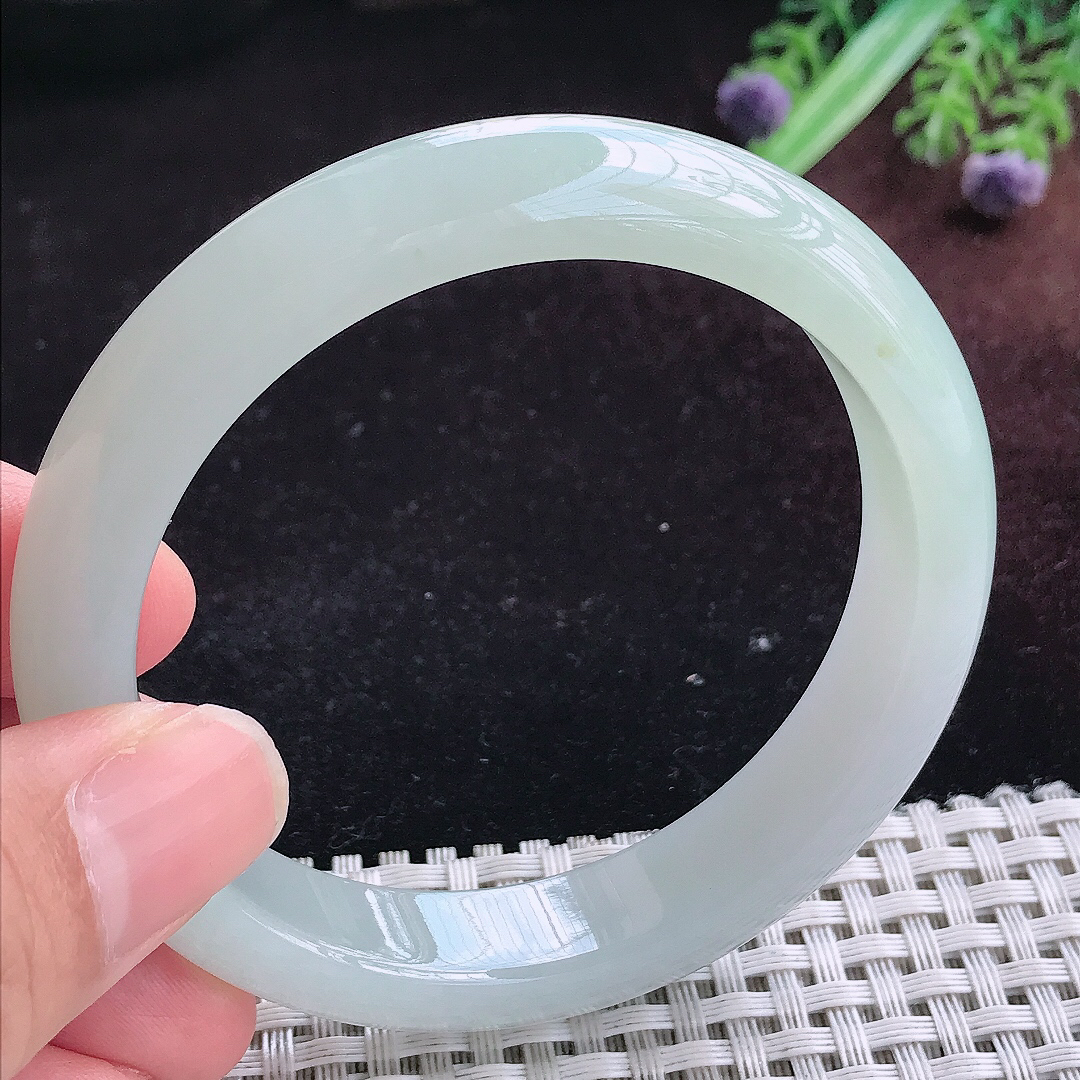 实拍A货翡翠57.8/12.5/8.2老坑冰纯起胶冰晴手镯宽边玉镯平安镯百搭