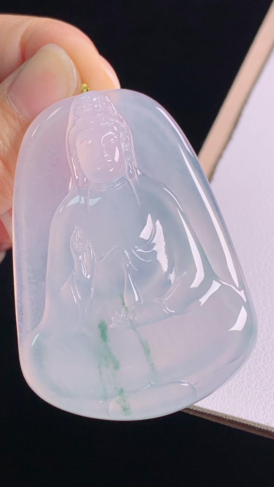 高品质冰飘花观音，花色灵动，冰清玉洁，无裂，尺寸55.4-39.8-6.6mm