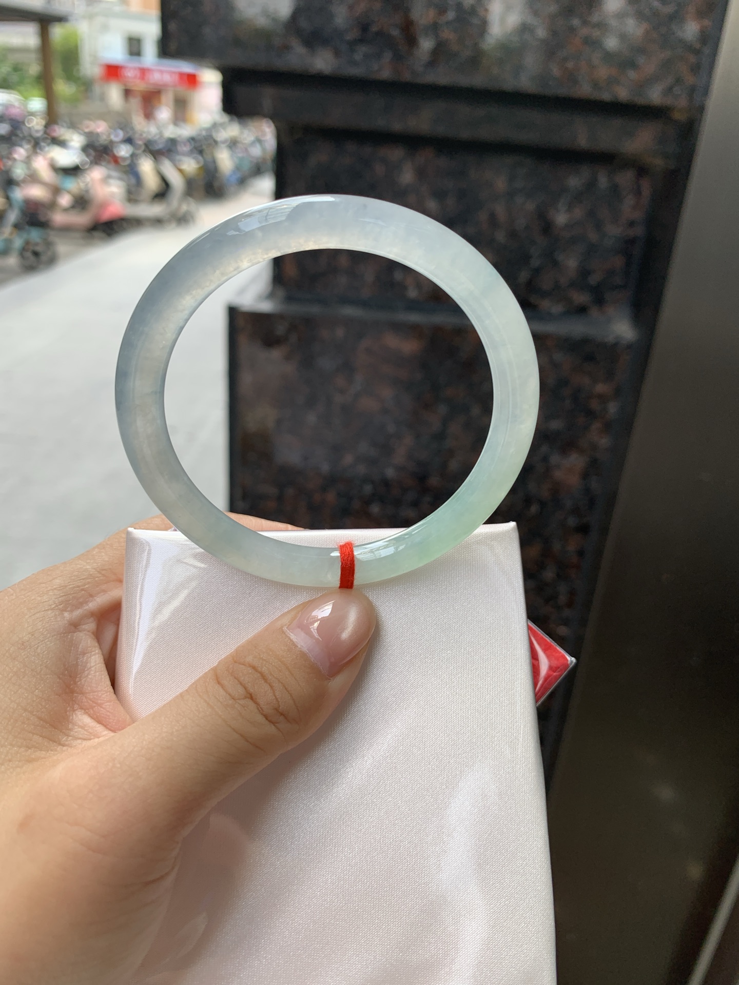 冰飘花圆条，打灯纹裂，底妆冰透胶润，飘花灵动飘逸，古典优雅又秀气