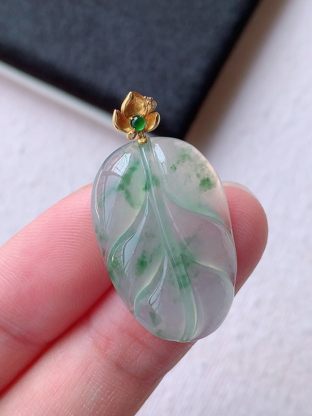 冰飘花树叶吊坠，冰润起光 佩戴简约大气