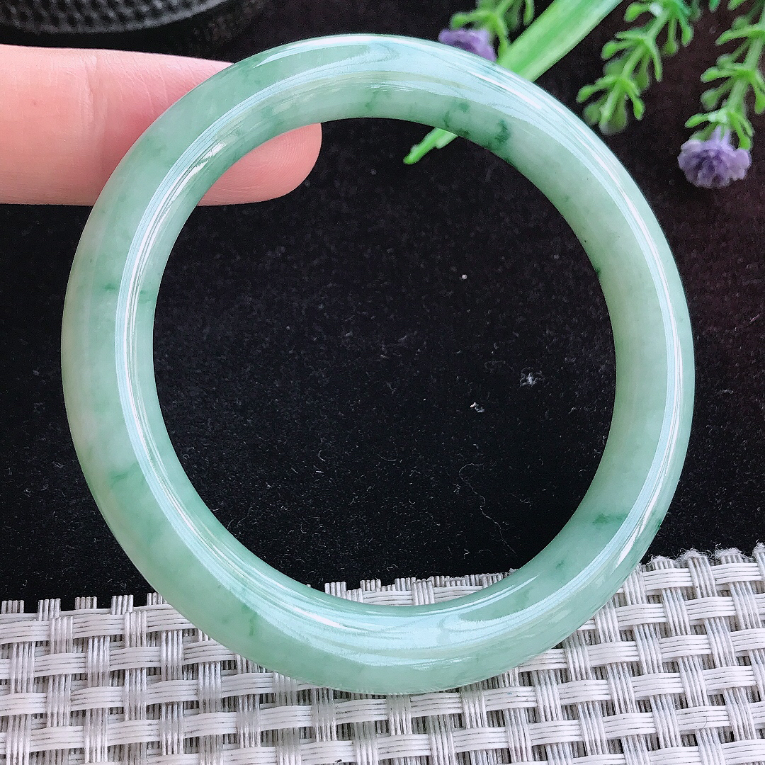 实拍A货翡翠55/8.7/9老坑精美温润飘花圆条手镯玉镯平安镯百搭