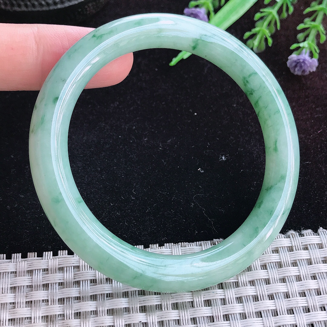 实拍A货翡翠55/8.7/9老坑精美温润飘花圆条手镯玉镯平安镯百搭