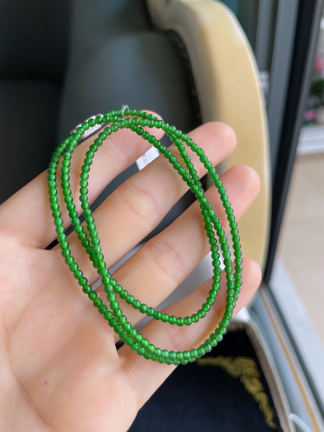 天然翡翠A货，冰满绿小米珠珠链，尺寸：2.3mm。【编4515，4516】