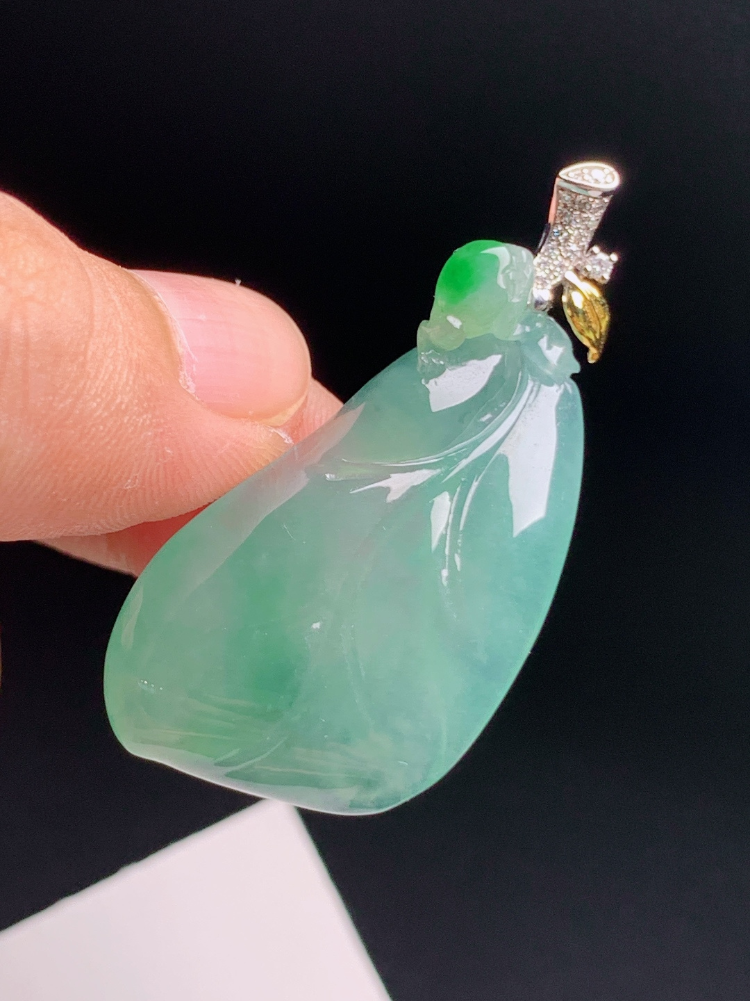 冰晴水树叶吊坠，种水通透，胶感十足，清新雅致