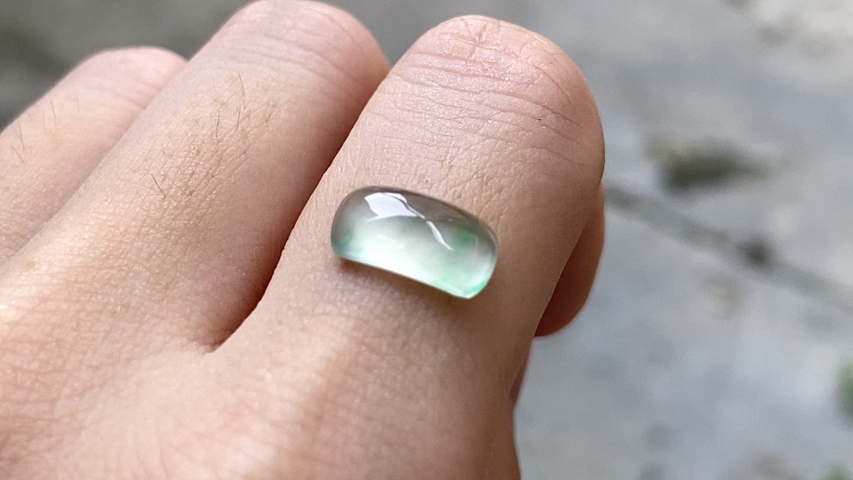 ️ 玻璃种飘绿马鞍,完整
