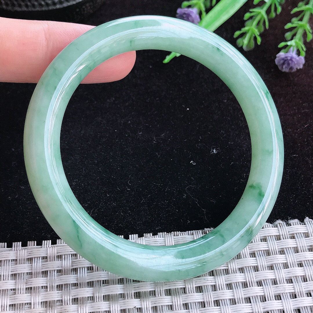实拍A货翡翠55/8.7/9老坑精美温润飘花圆条手镯玉镯平安镯百搭