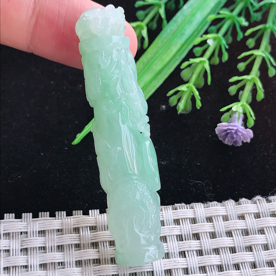 实拍A货翡翠58/13.5/11老坑冰润起胶甜绿色龙柱吊坠翡翠玉挂件