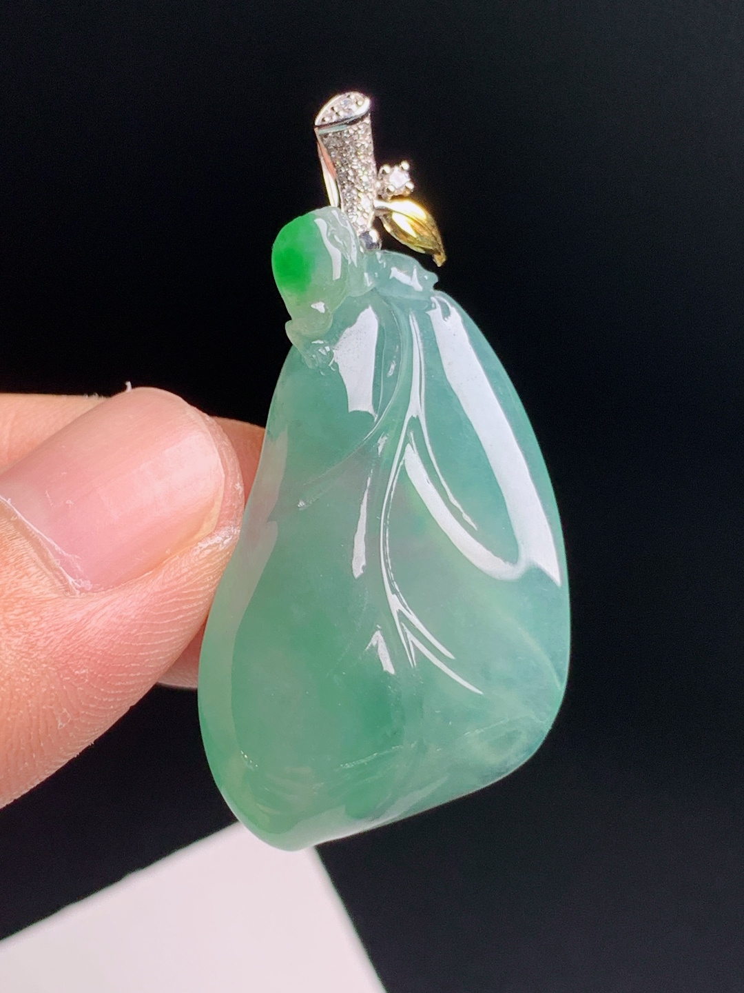 冰晴水树叶吊坠，种水通透，胶感十足，清新雅致