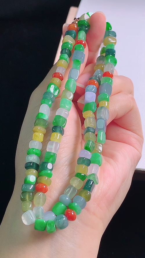 ️多彩项链，尺寸:6.7-5.6-4.4mm 2