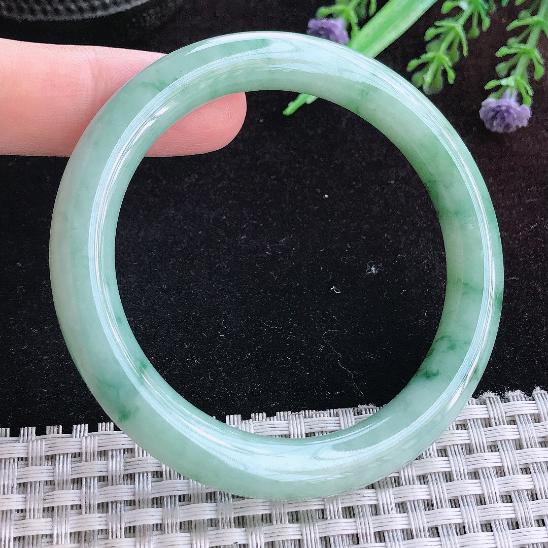 实拍A货翡翠55/8.7/9老坑精美温润飘花圆条手镯玉镯平安镯百搭