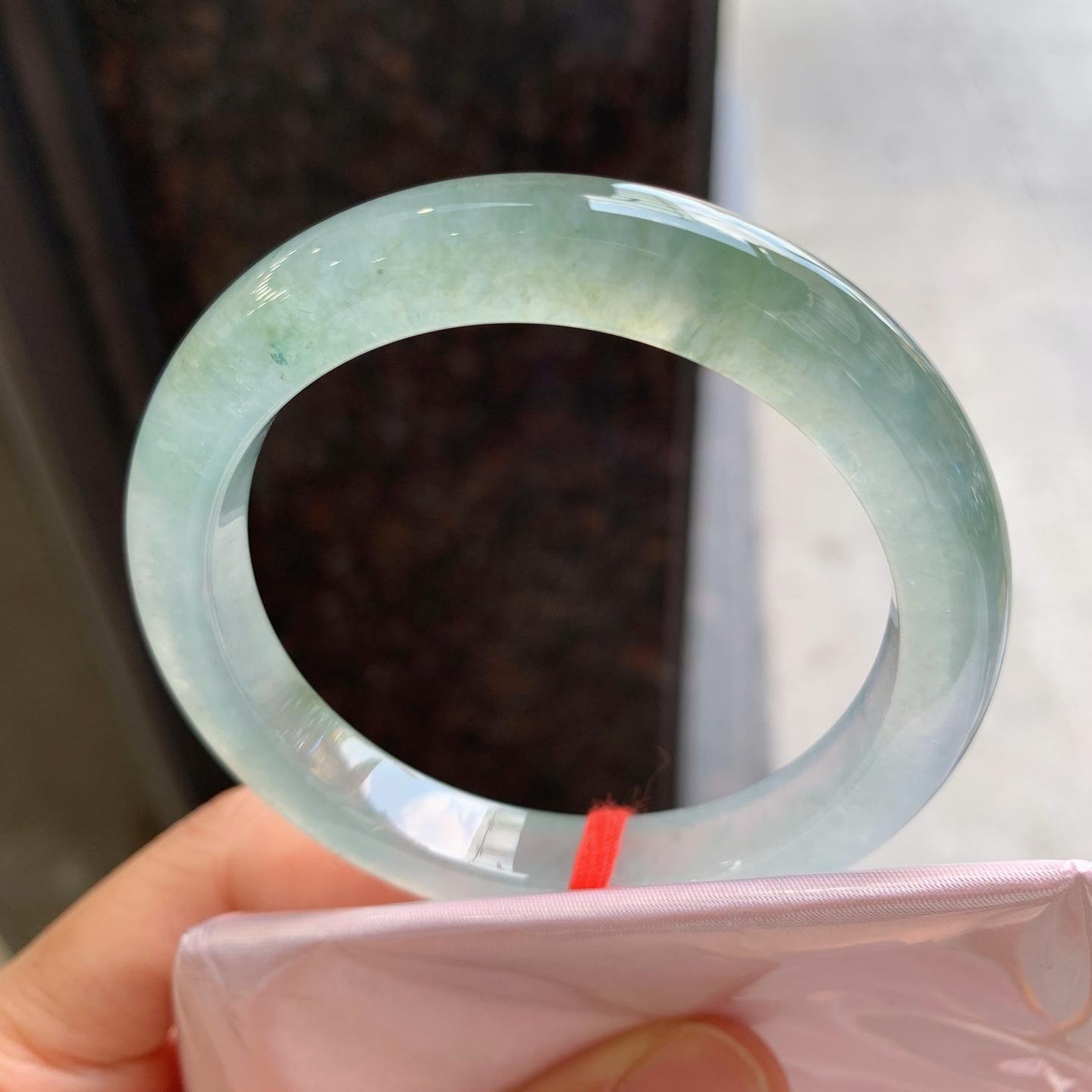 正圈冰黄翡飘花 表皮微瑕疵 尺寸：52.6/9.8/8.2 起荧光