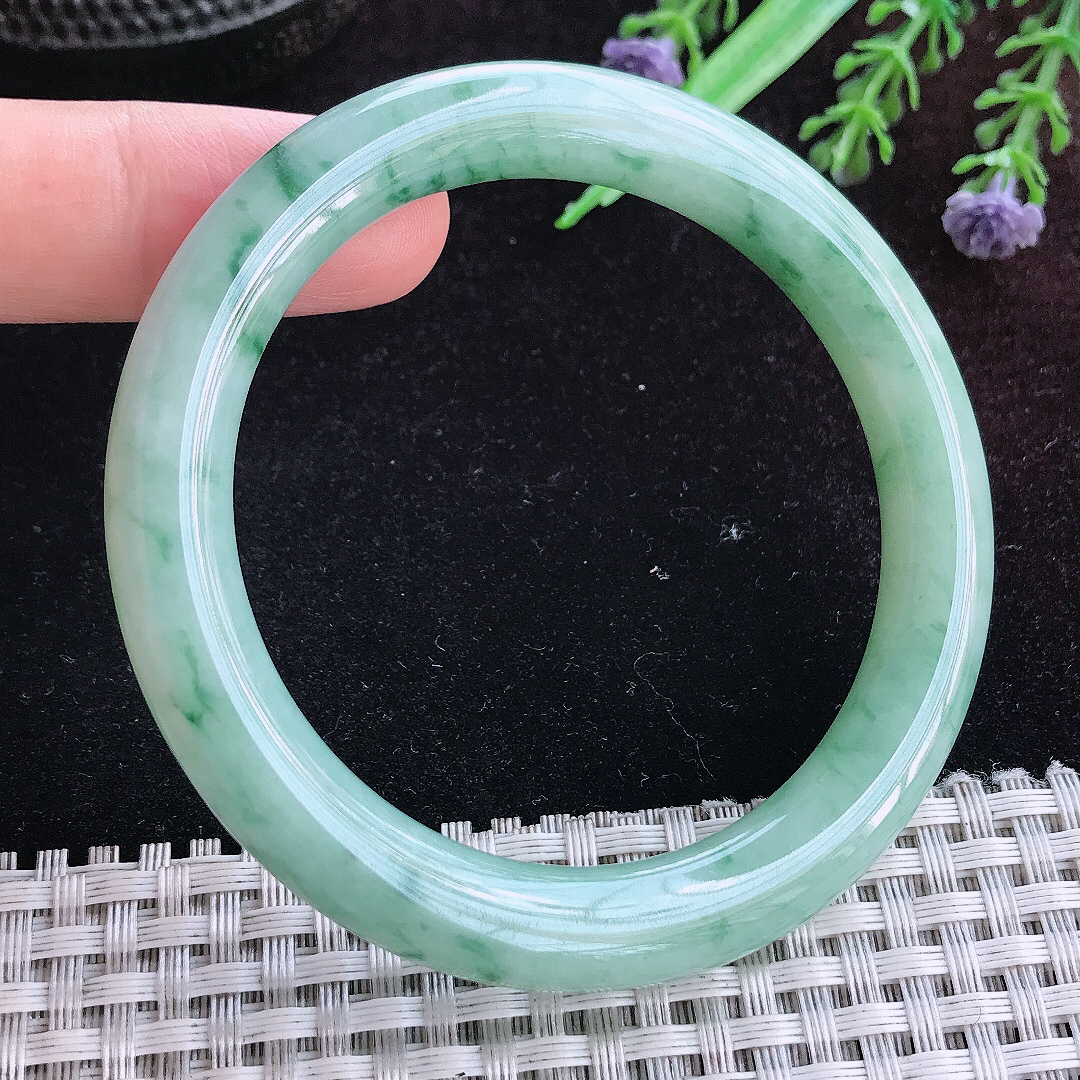 实拍A货翡翠55/8.7/9老坑精美温润飘花圆条手镯玉镯平安镯百搭