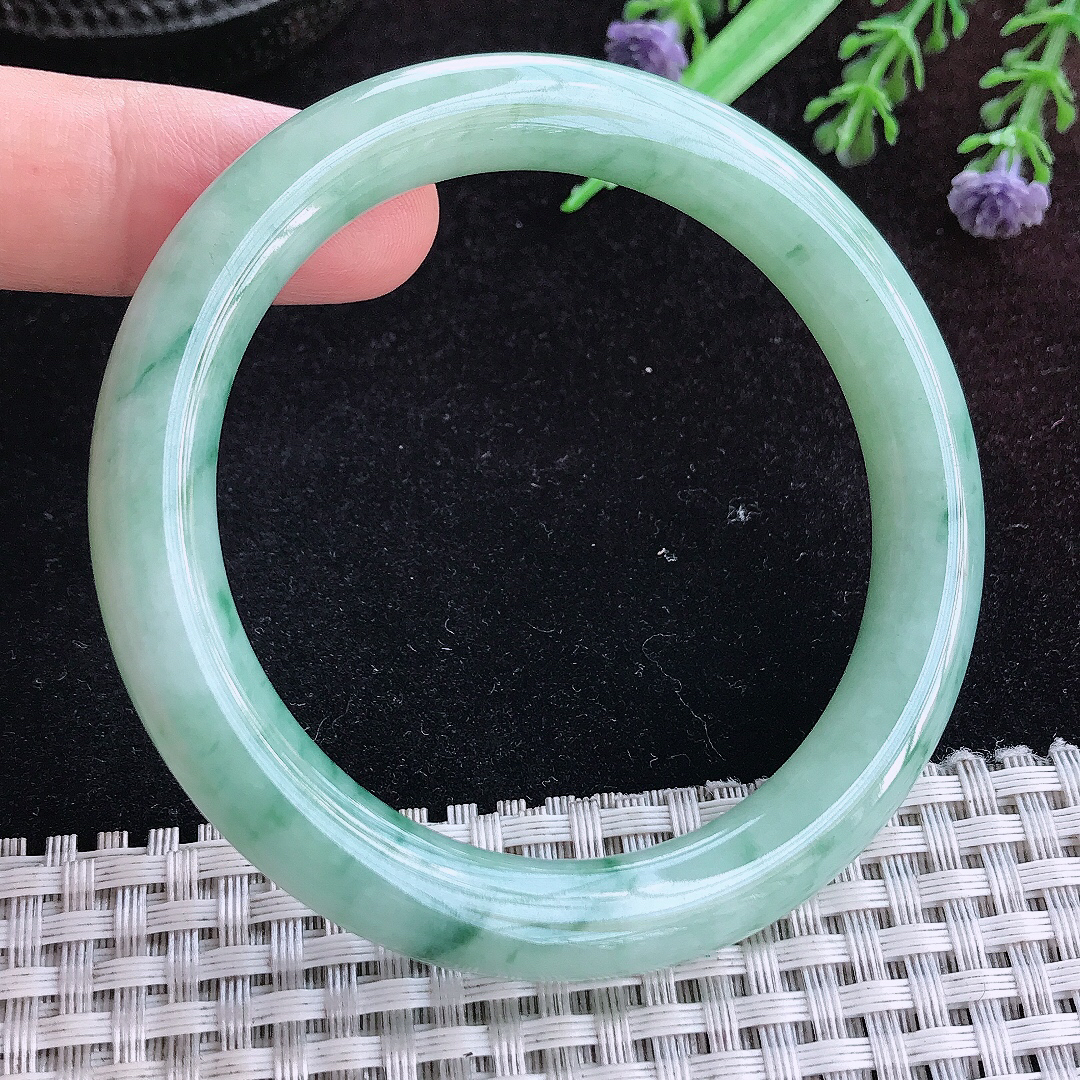 实拍A货翡翠55/8.7/9老坑精美温润飘花圆条手镯玉镯平安镯百搭