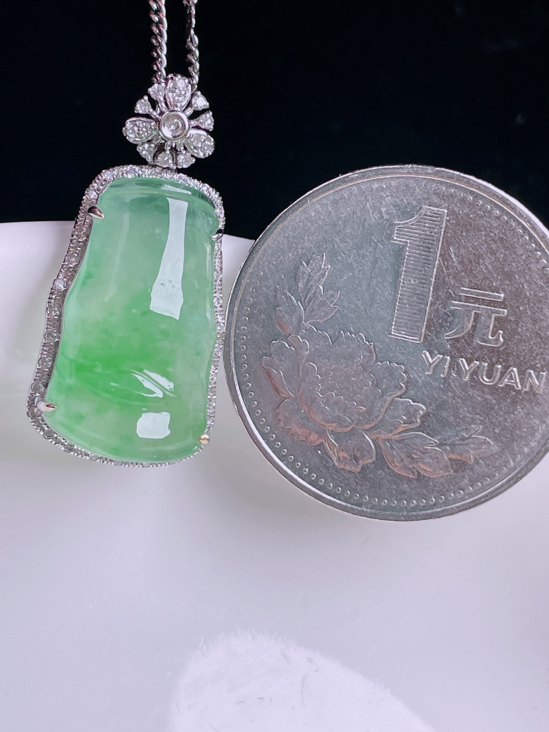 ️冰绿竹节节节高升，老种起光，细底通透，尺寸：27/13/7.8裸石18.6/12/4.7mm0808