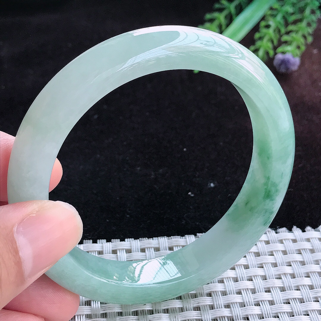 实拍A货翡翠57/12.1/8.5老坑冰润起胶冰飘花手镯宽边玉镯平安镯百搭