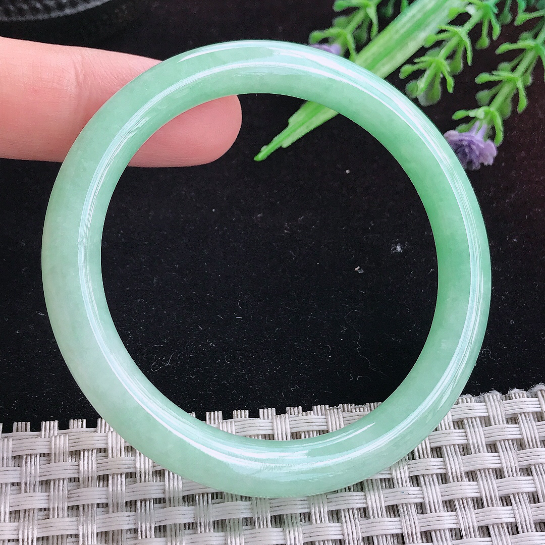 实拍A货翡翠52/7.5/8老坑秀气冰润苹果绿圆条手镯平安镯百搭
