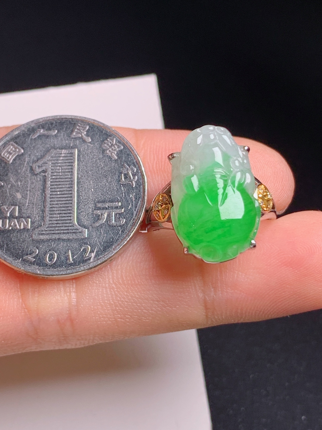 ️ 冰阳绿貔貅戒指，俏色灵动，雕工精致，聚财纳祥