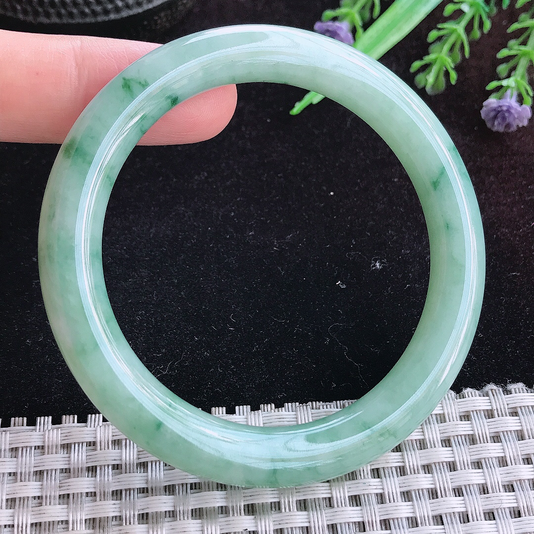 实拍A货翡翠55/8.7/9老坑精美温润飘花圆条手镯玉镯平安镯百搭