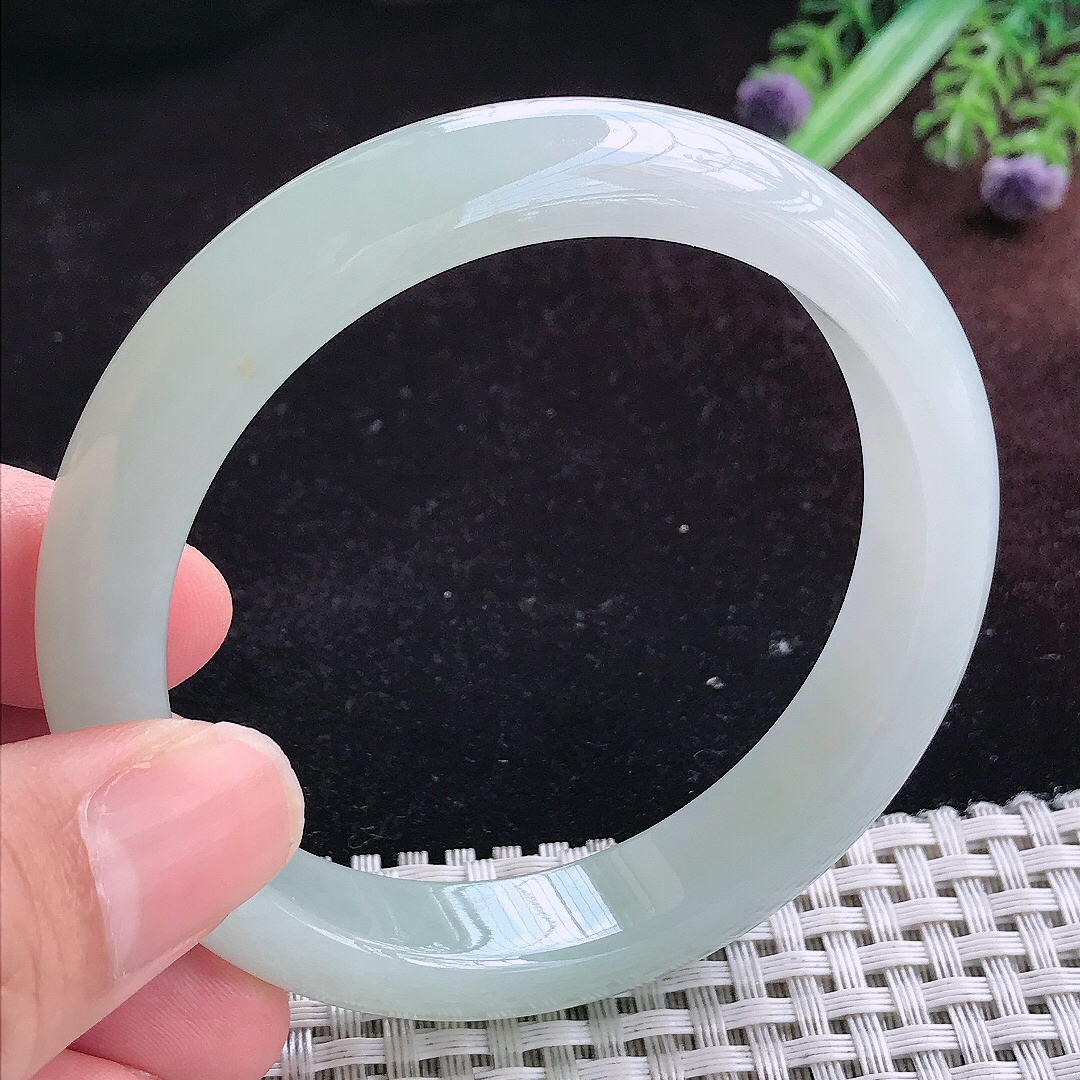 实拍A货翡翠57.8/12.5/8.2老坑冰纯起胶冰晴手镯宽边玉镯平安镯百搭