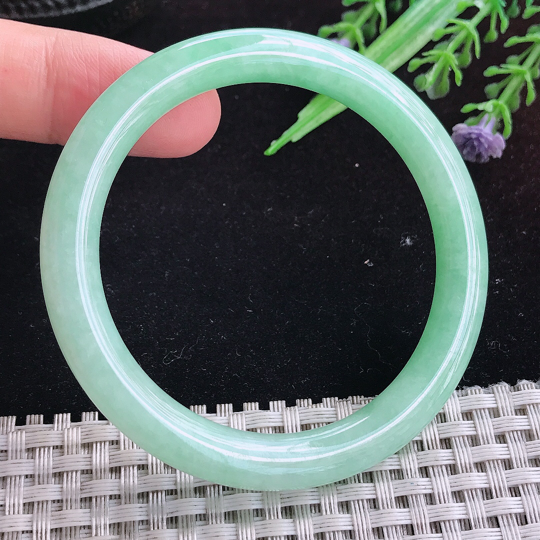 实拍A货翡翠52/7.5/8老坑秀气冰润苹果绿圆条手镯平安镯百搭