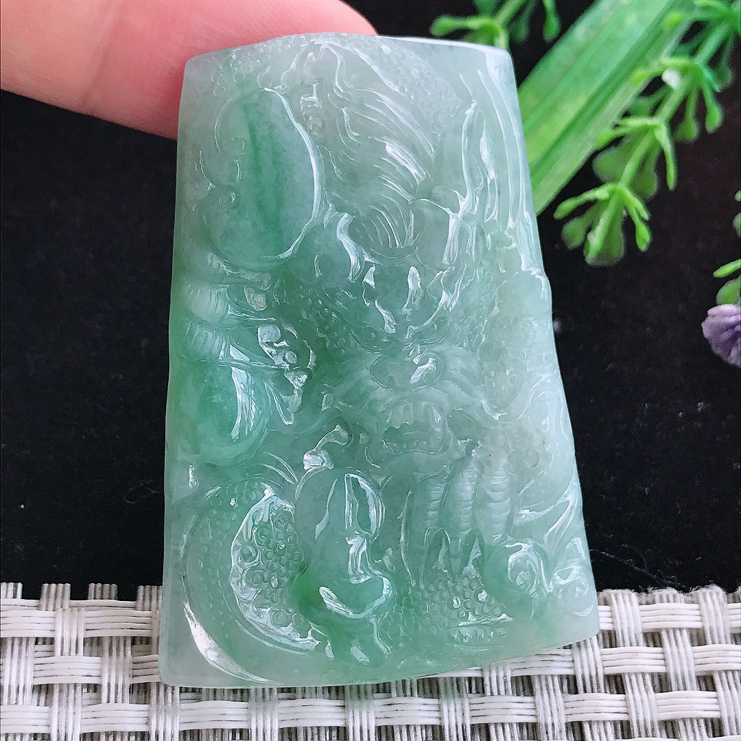 实拍A货翡翠55/39/6老坑冰润起胶满色龙牌吊坠翡翠玉挂件