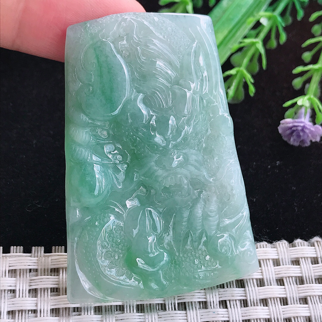 实拍A货翡翠55/39/6老坑冰润起胶满色龙牌吊坠翡翠玉挂件