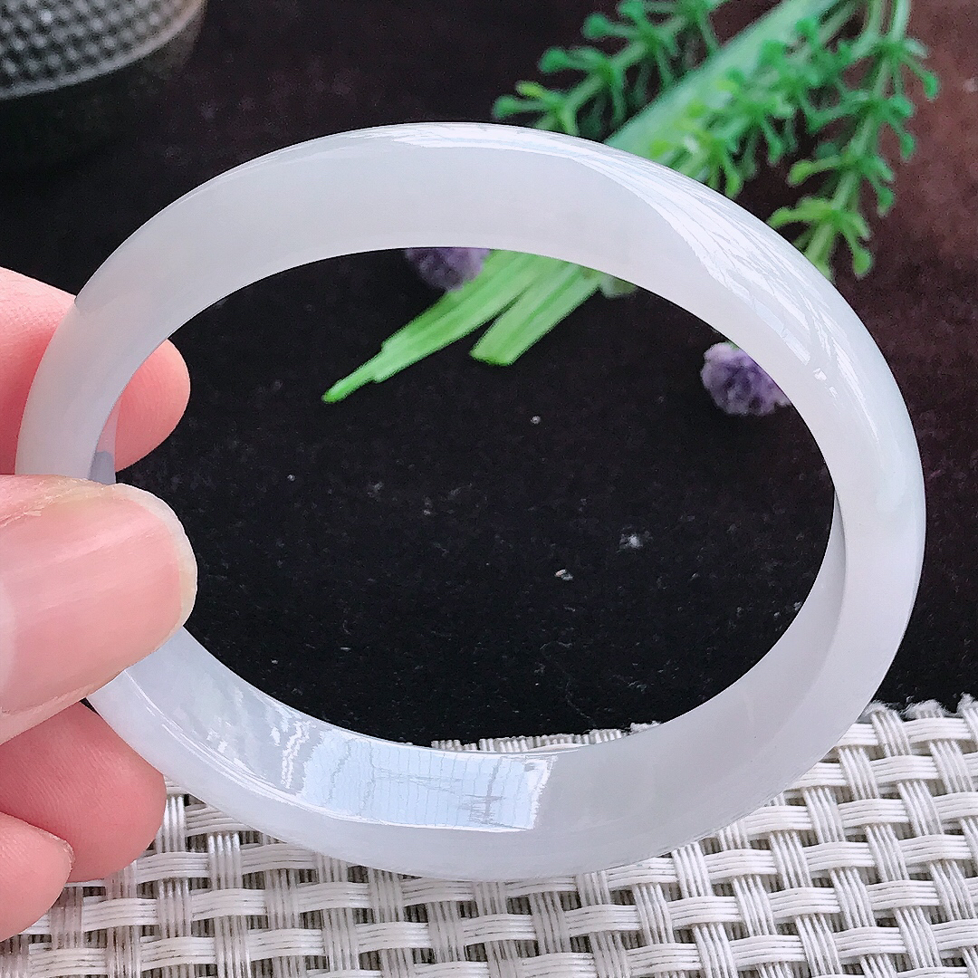 实拍A货翡翠54/48.5/12.3/6.5老坑冰纯白月光贵妃手镯宽边玉镯平安镯百搭
