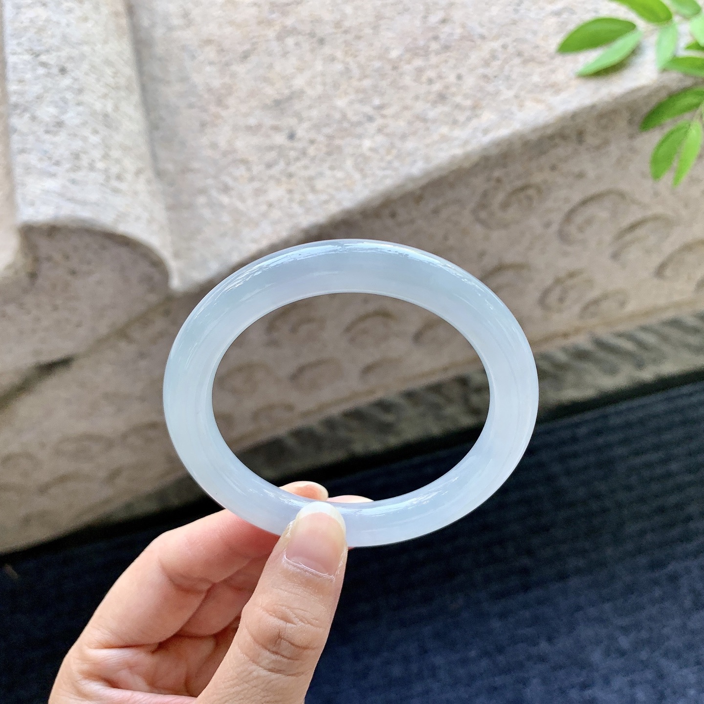 圆条54 55，圈口55/9/9，编码AD080904，糯冰紫底，水润，种老，细腻，无裂