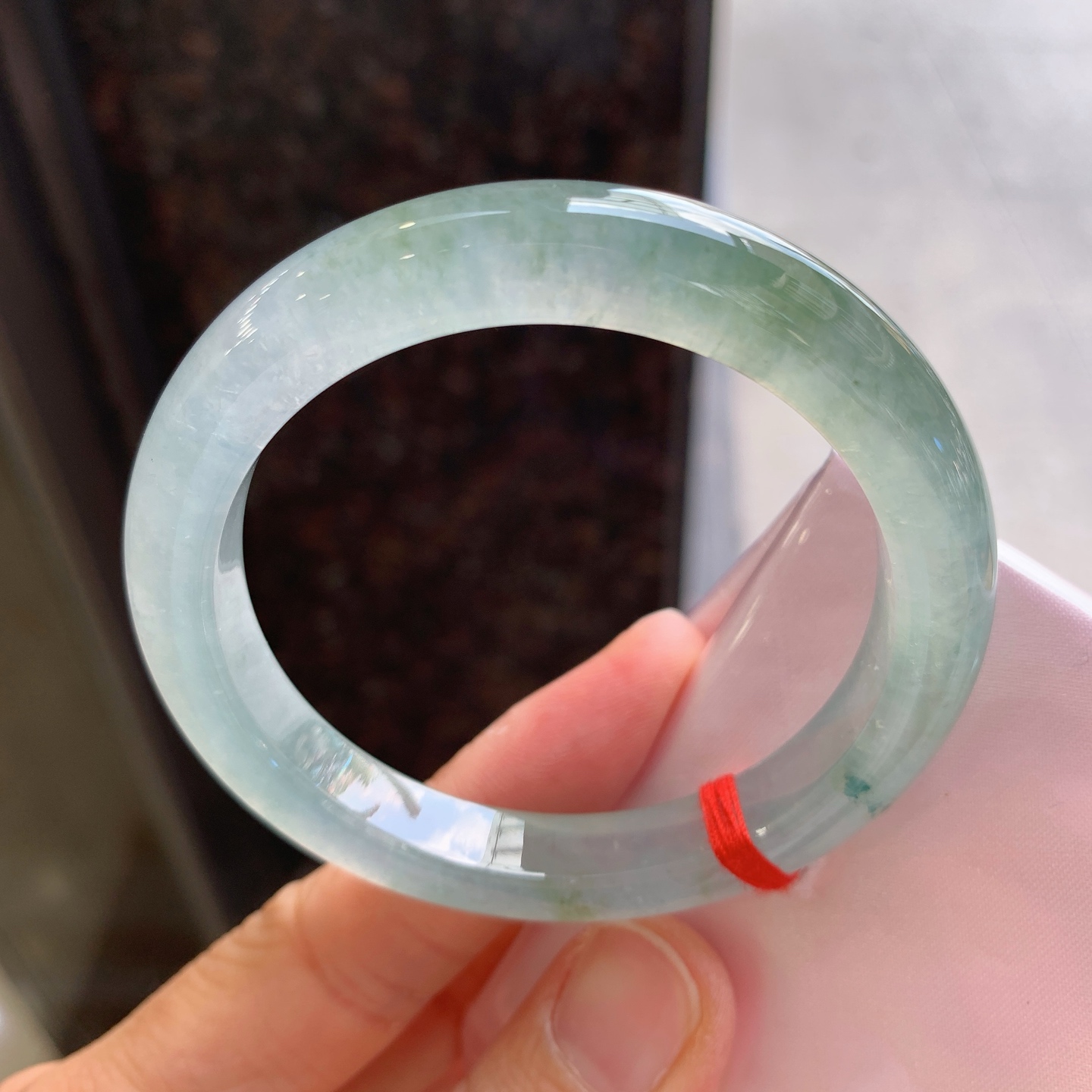正圈冰黄翡飘花 表皮微瑕疵 尺寸：52.6/9.8/8.2 起荧光
