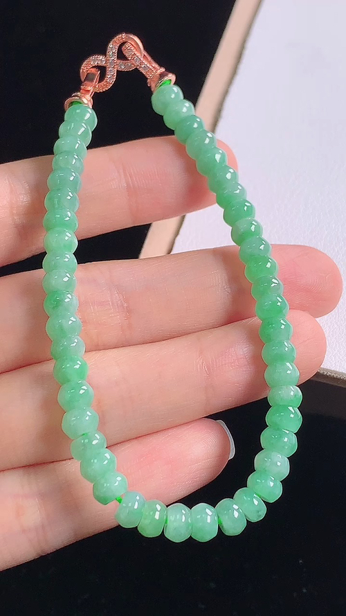 冰绿手链，尺寸5.5-3.5mm