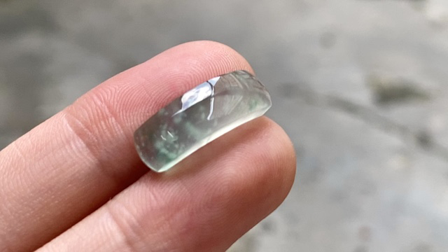 玻璃绿钢马鞍, 完整