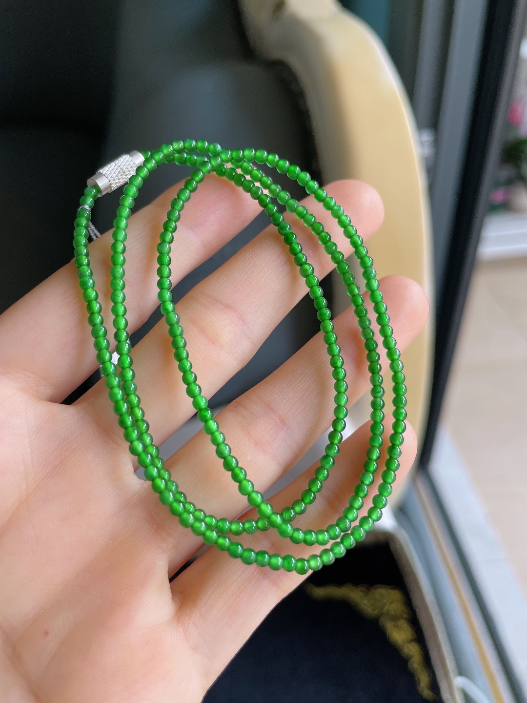 天然翡翠A货，冰满绿小米珠珠链，尺寸：2.3mm。【编4517，4518】