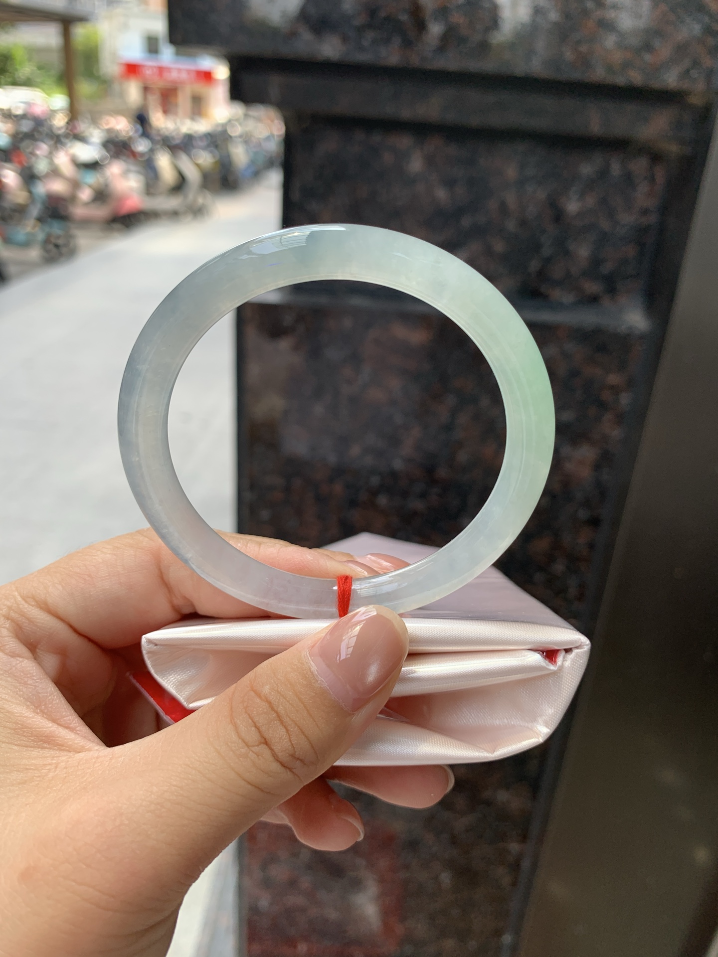冰飘花圆条，打灯纹裂，底妆冰透胶润，飘花灵动飘逸，古典优雅又秀气