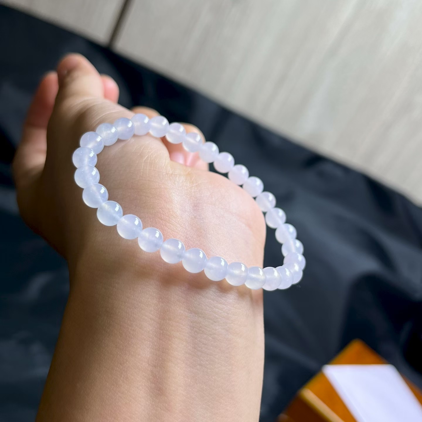白冰手串，卡5.8mm，有30颗
