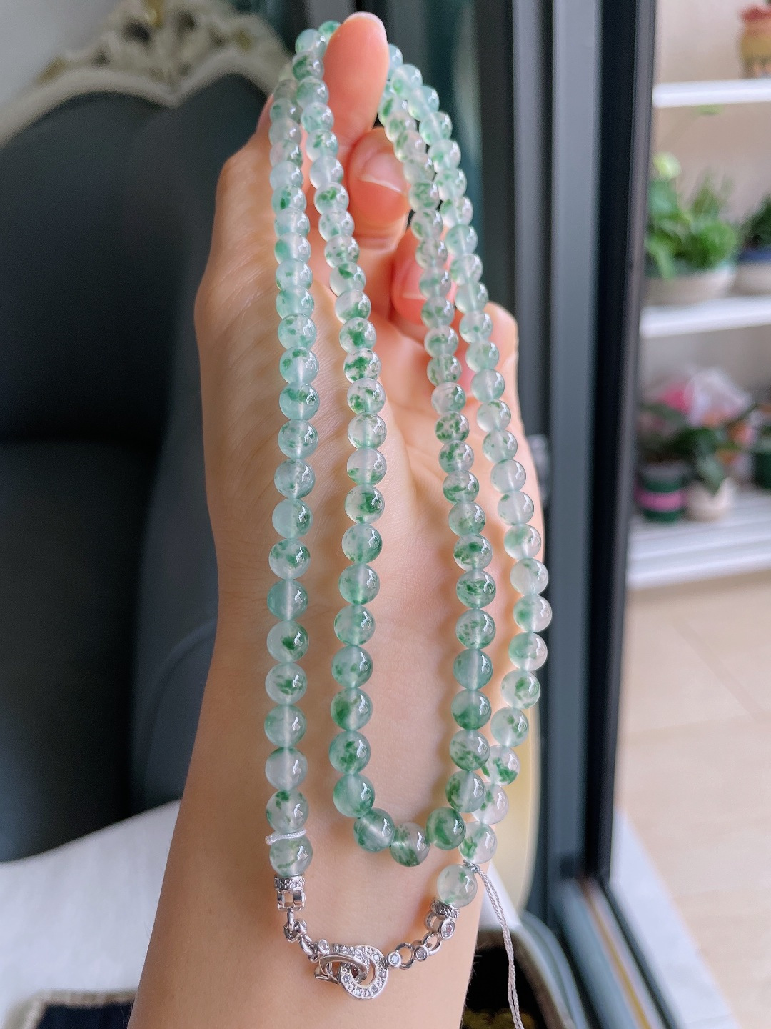 ️，缅甸天然翡翠A货，冰种飘花珠链，尺寸：6mm108颗。【编4513】